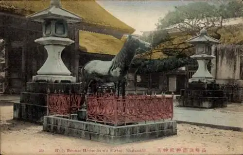 Ak Nagasaki Präfektur Nagasaki Japan, heilige Bronze Pferdestatue, Schrein