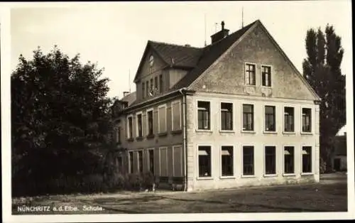 Ak Nünchritz in Sachsen, Schule