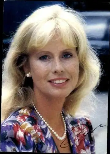 Ak Schauspielerin Evelyn Palek, Portrait, Autogramm, als Elfriede Berger, ARD