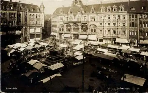 Foto Ak Essen im Ruhrgebiet, Kopstadt-Platz, Marktstände, Denkmal