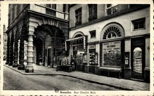 Ak Brüssel Brüssel, Rue Charles Buls, Am Denkmal von Everard 't Serclaes