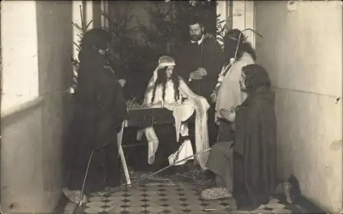 Foto Ak Glückwunsch Weihnachten, Krippenszene, Schauspieler