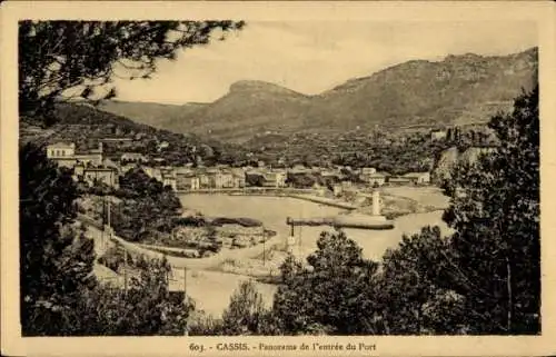 Ak Cassis Bouches du Rhone, Panorama de l'entree du Port