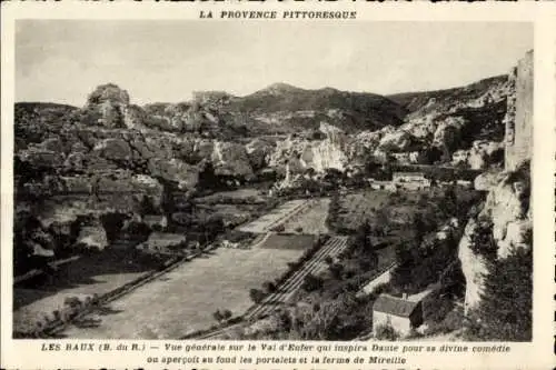 Ak Les Baux Bouches-du-Rhône, Vue generale sur la Val d'Enfer, Ferme de Mireille