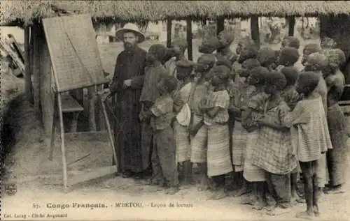 Ak M'Betou Republik Kongo Französisch-Kongo, Lesestunde