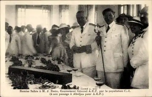 Ak Französisch Kongo, Gouverneur General M. J. Reste auf dem Weg nach Abidjan