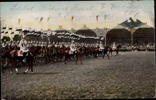 Ak Parade deutscher Soldaten, Reiter, Adler