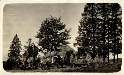 Foto Ak Deutsche Soldaten in Uniformen, Pioniere mit Walze, I WK