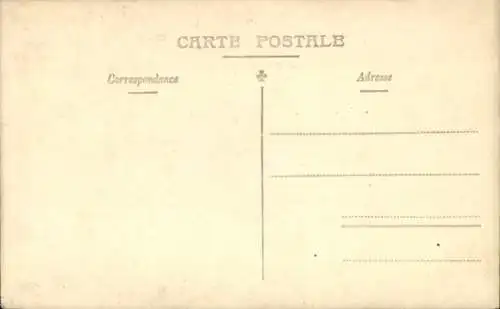 Foto Ak Kind in kurzen Hosen mit Matrosenkragen, Portrait