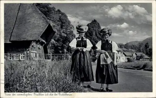 Ak Einer der anmutigsten Trachten ist die der Gutacherin, Trachten Schwarzwald