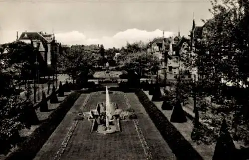 Ak Krefeld am Niederrhein, Bismarckplatz, Springbrunnen