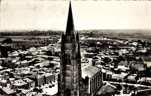 Ak Marennes Charente-Maritime, Panorama, Kirche