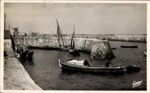 Ak Bourcefranc le Chapus Charente Maritime, Vieux Port, au font le Fort