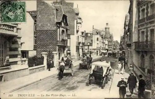 Ak Trouville Calvados, La Rue-Victor-Hugo