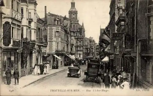 Ak Trouville sur Mer Calvados, Rue Victor-Hugo