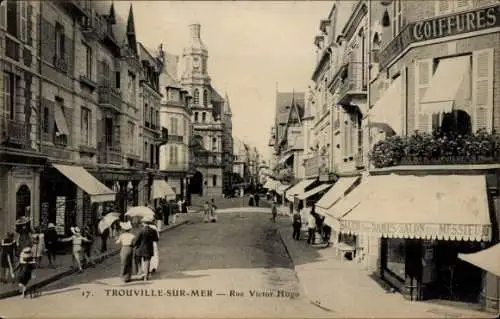 Ak Trouville sur Mer Calvados, Rue Victor-Hugo, Frisuren