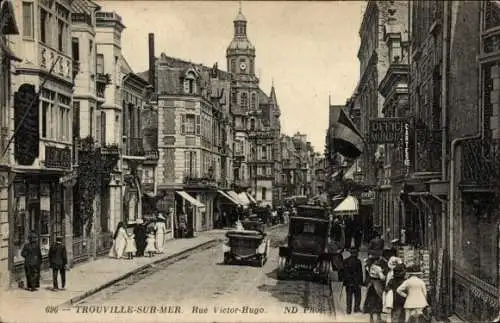 Ak Trouville sur Mer Calvados, Rue Victor-Hugo