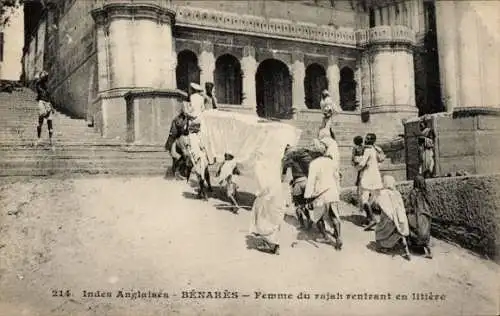 Ak Varanasi Benares Indien, Ehefrau des Rajah, der in einer Sänfte zurückkehrt