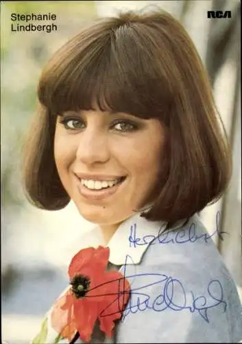 Ak Sängerin Stephanie Lindbergh, Portrait, Vogel flieg, Das Märchen einer Frühlingsnacht, Autogramm