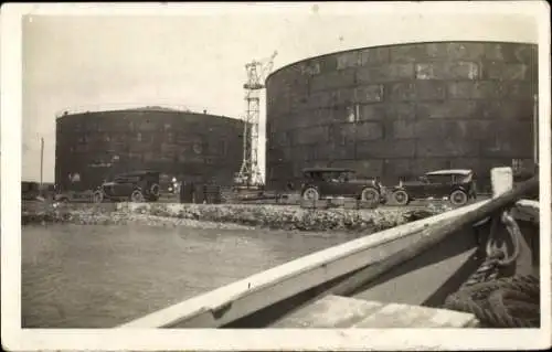 Foto Ak Rumänien, Bergbau, Petroleumtanks