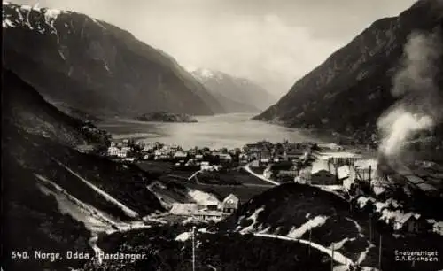 Ak Odda Norwegen, Totalansicht des Ortes, Hardanger, Fjord