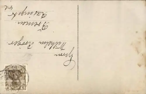 Ak Glückwunsch Neujahr, Frau mit Sektglas auf einer Leiter