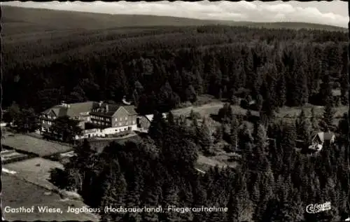 Ak Jagdhaus im Rothaargebirge Schmallenberg im Hochsauerland, Gasthof Wiese, Fliegeraufnahme