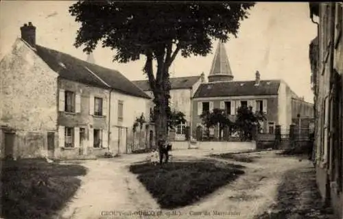 Ak Crouy sur Ourcq Seine et Marne, Cour du Marronnier