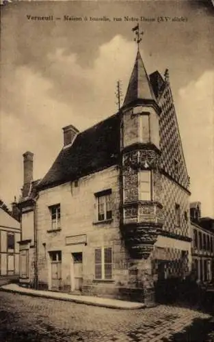 Ak Verneuil, Maison a tourelle, rue Notre-Dame