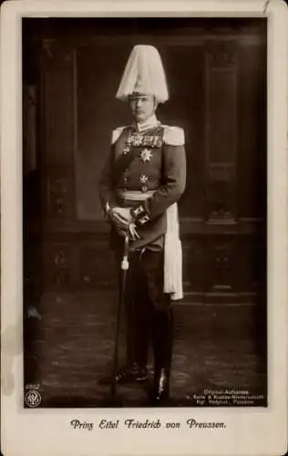 Ak Eitel Friedrich Prinz von Preußen, Standportrait in Uniform, Orden