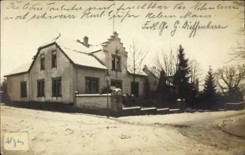 Foto Ak Alzey in Rheinhessen, Wohnhaus im Winter