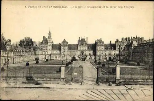 Set von 57 Ak Fontainebleau Seine et Marne