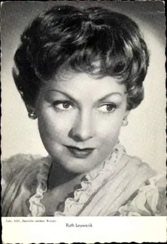Ak Schauspielerin Ruth Leuwerik, Portrait
