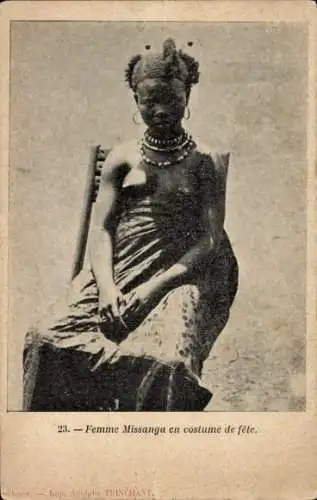 Ak Afrika, Femme Missanga en costume de fête, Afrikanerin, Barbusig