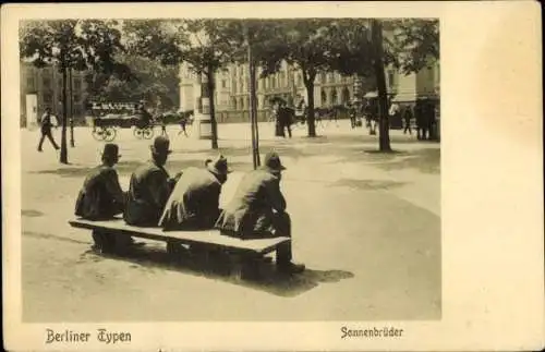 Ak Berlin Mitte, Schlossbrücke, Berliner Typen, Sonnenbrüder, Lustgarten