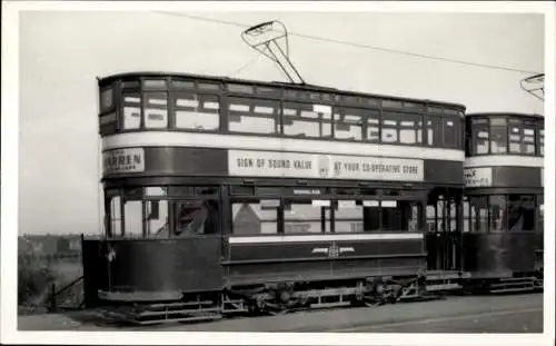 Foto Britische Straßenbahn, Leeds, Elland Road Siding, Wagen 68, Reklame