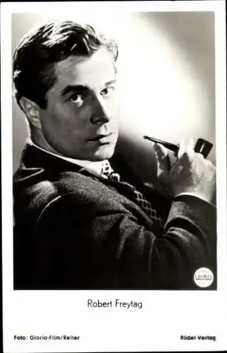 Ak Schauspieler Robert Freytag, Portrait, Pfeife, Autogramm