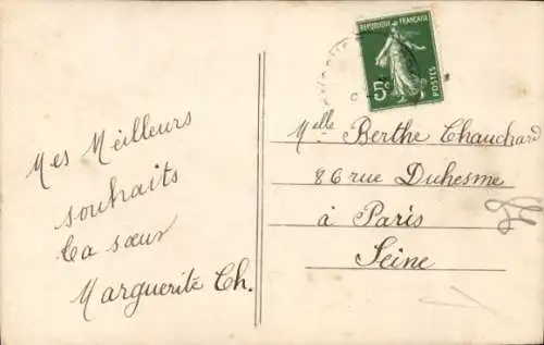 Ak Glückwunsch Neujahr, Dame mit Blumenkorb