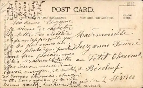 Künstler Ak Junge Frau mit einem Pferd