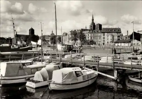 Ak Stralsund in Vorpommern, Hafen, Teilansicht