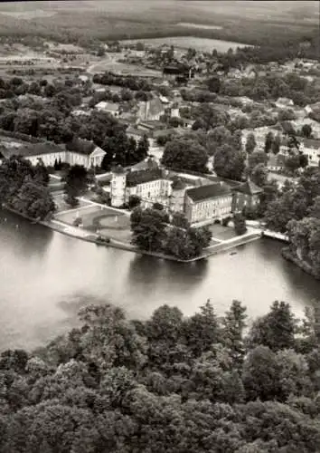 Ak Rheinsberg in Brandenburg, Schloss, Luftbild