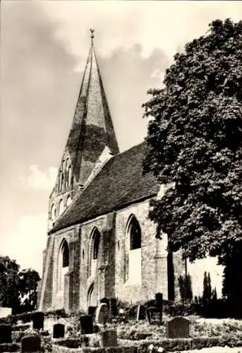 Ak Poseritz auf Rügen, Dorfkirche, Backsteinbau des 14. Jahrhunderts, der Turm nach 1450