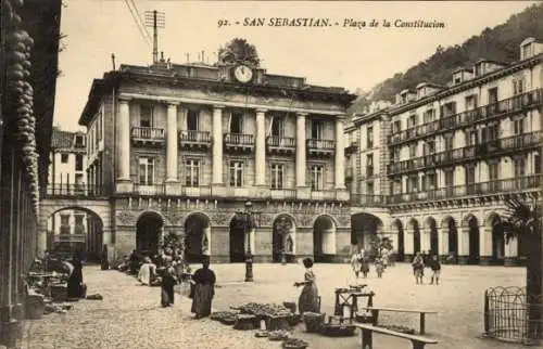 Ak Donostia San Sebastián Baskenland, Plaza de la Constitucion, Marktstand