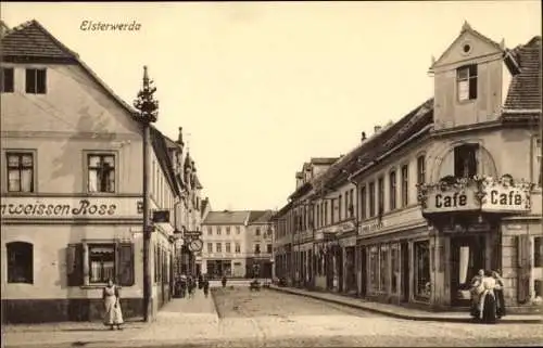 Ak Elsterwerda in Brandenburg, Straßenpartie, Café, Zum Weißen Ross