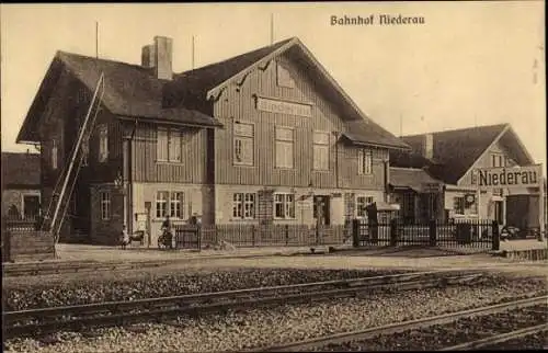 Ak Niederau in Sachsen, Bahnhof, Gleisseite