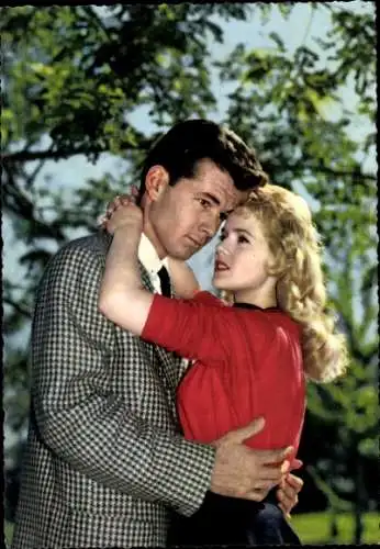 Ak Schauspieler Connie Stevens und Gary Clarke, Portrait