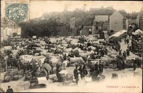 Ak Vézelay Yonne, Viehmarkt