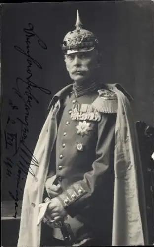 Ak Erbprinz Bernhard von Sachsen Meiningen, Portrait in Uniform, Mantel, Pickelhaube, Orden