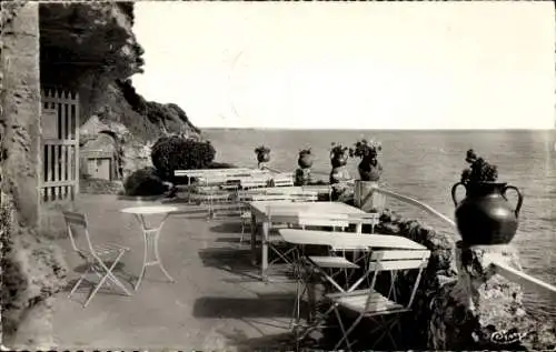 Ak Meschers les Bains Charente Maritime, Grottes de Matata, Terrasse de la Pecherie vue sur Talmont