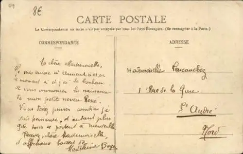 Ak Armentières Nord, Place des Halles